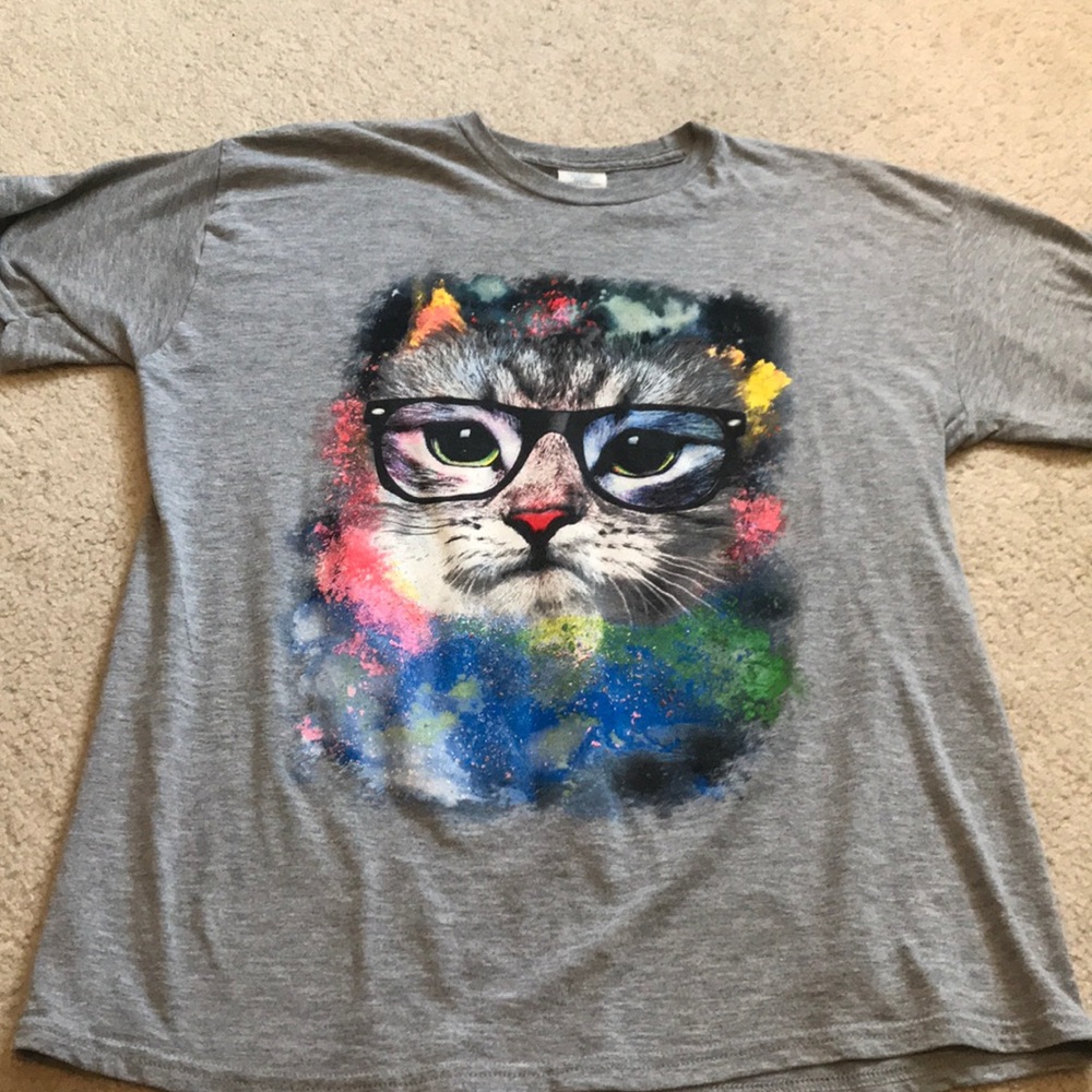 Colorful graphic cat tee